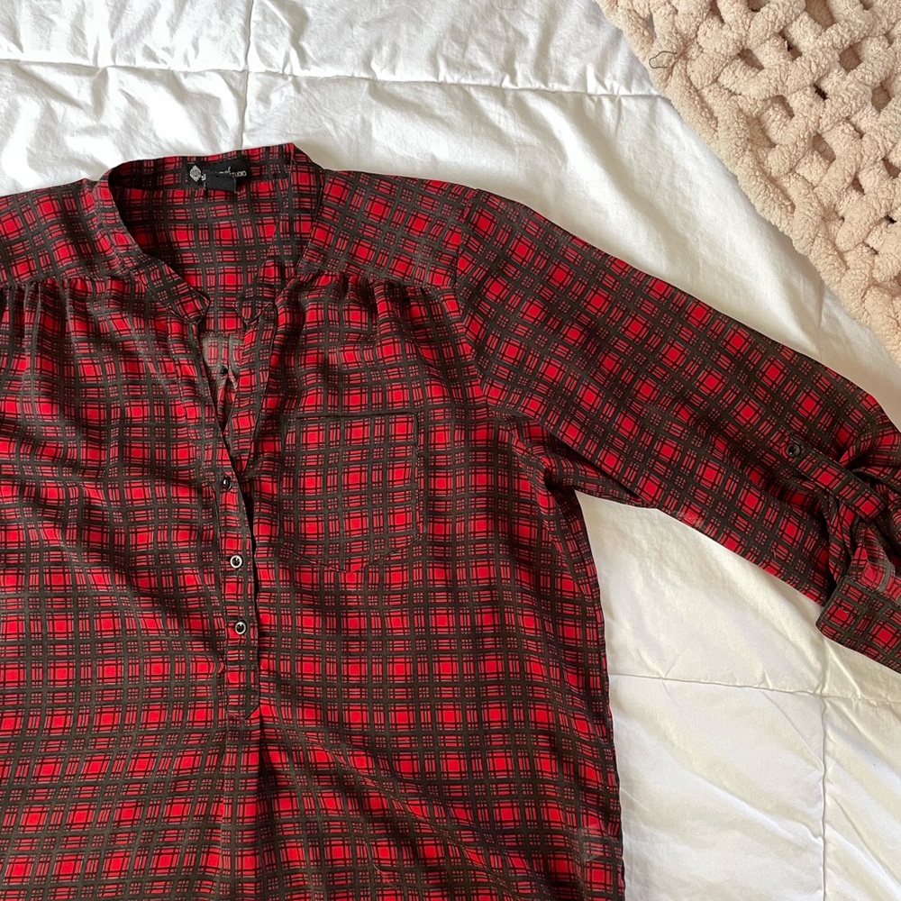 SHEER PLAID HALF BUTTON UP SHIRT